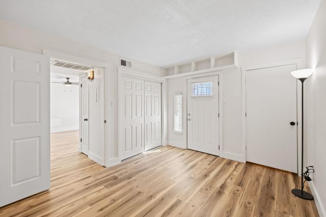 1705 Crossing PL 117B, Austin, TX 78741