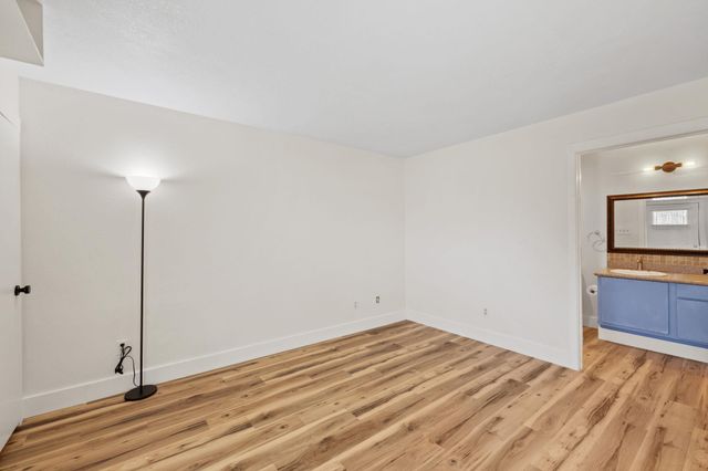 1705 Crossing PL 117B, Austin, TX 78741