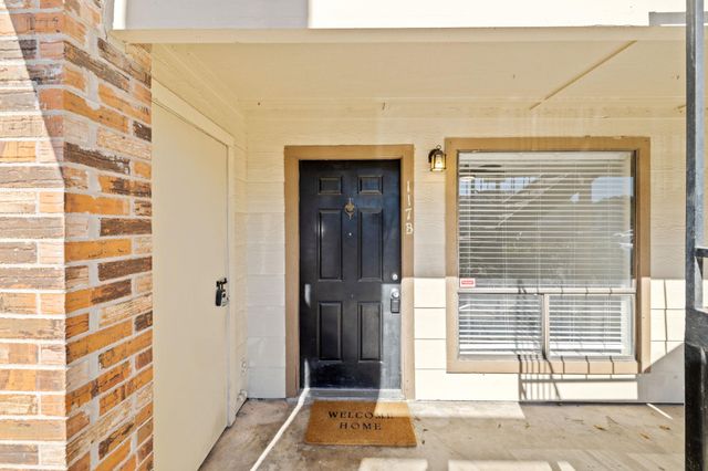 1705 Crossing PL 117B, Austin, TX 78741