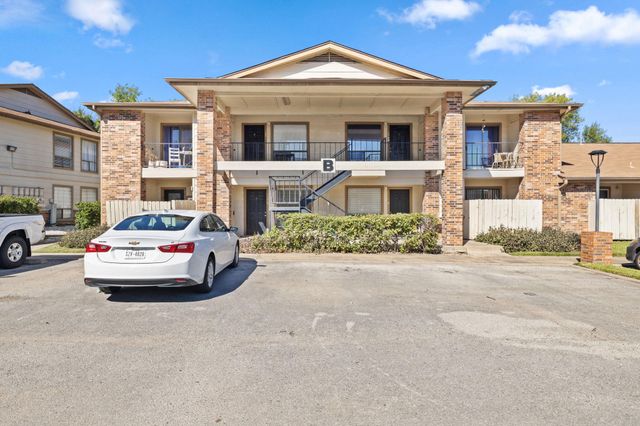 1705 Crossing PL 117B, Austin, TX 78741