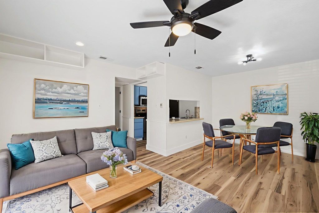 1705 Crossing PL 117B, Austin, TX 78741