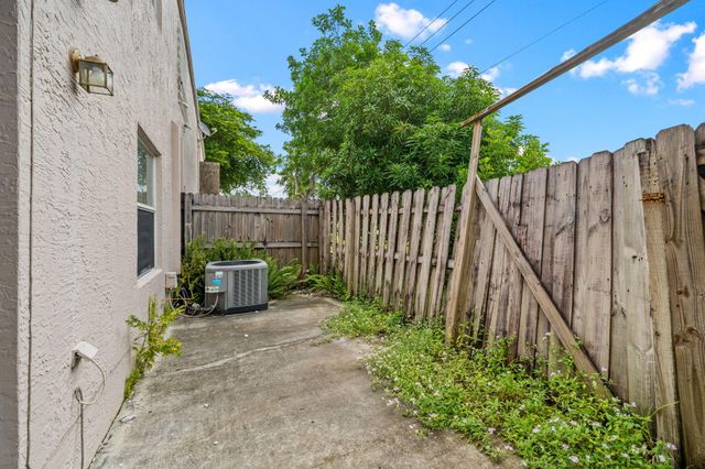 5072 Pine Abbey Drive S, West Palm Beach, FL 33415