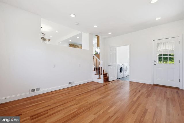 34 WOOSAMONSA RD, Pennington, NJ 08534