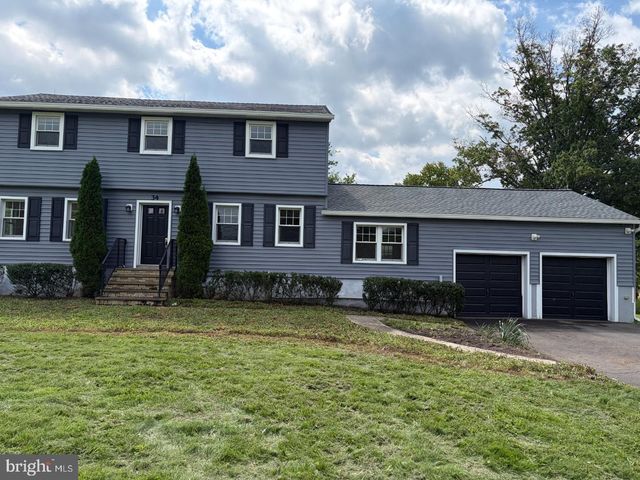 34 WOOSAMONSA RD, Pennington, NJ 08534