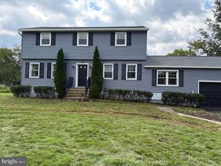 34 WOOSAMONSA RD, Pennington, NJ 08534