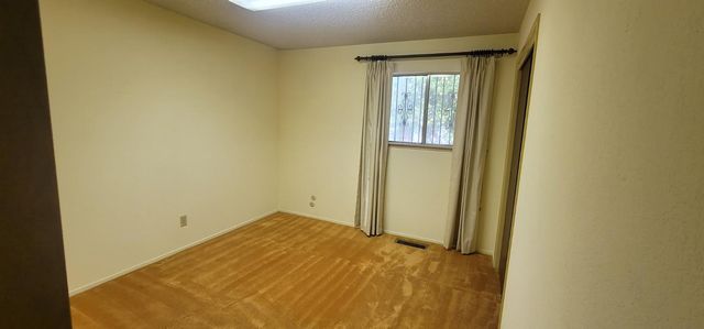 6166 N Blosser Avenue, Fresno, CA 93711