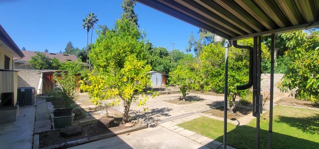 6166 N Blosser Avenue, Fresno, CA 93711