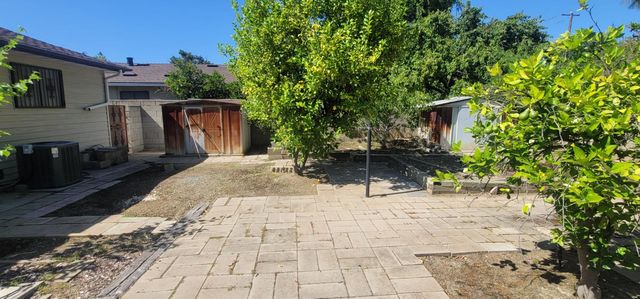 6166 N Blosser Avenue, Fresno, CA 93711