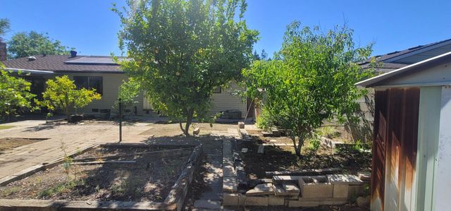 6166 N Blosser Avenue, Fresno, CA 93711