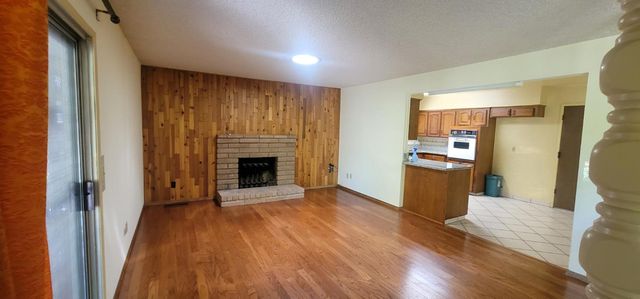 6166 N Blosser Avenue, Fresno, CA 93711