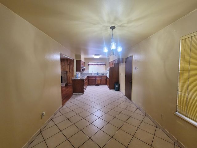 6166 N Blosser Avenue, Fresno, CA 93711