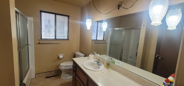 6166 N Blosser Avenue, Fresno, CA 93711