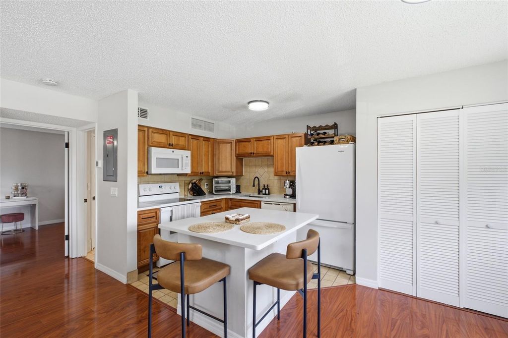 Image 13 of property listing at 364 NORTHPOINTE COURT 208, Altamonte Springs, FL 32701