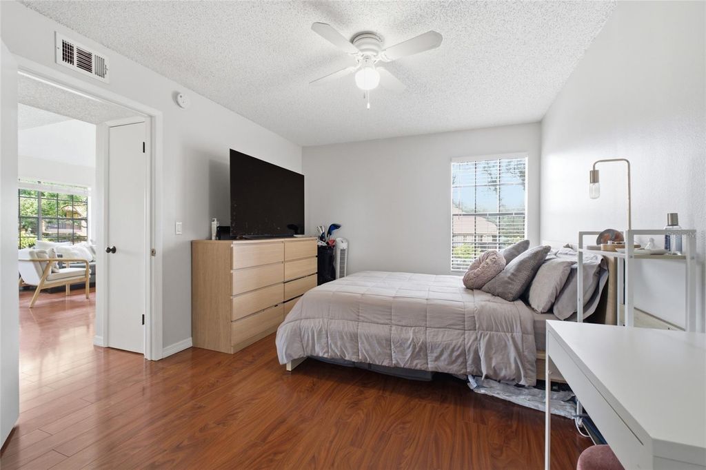 Image 17 of property listing at 364 NORTHPOINTE COURT 208, Altamonte Springs, FL 32701