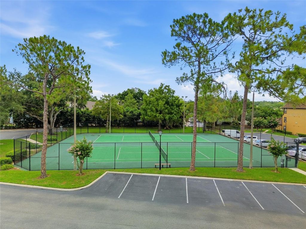 Image 19 of property listing at 364 NORTHPOINTE COURT 208, Altamonte Springs, FL 32701