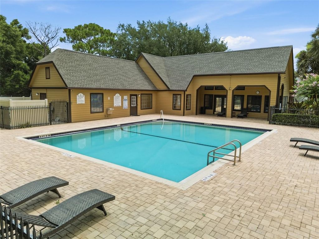 Image 21 of property listing at 364 NORTHPOINTE COURT 208, Altamonte Springs, FL 32701