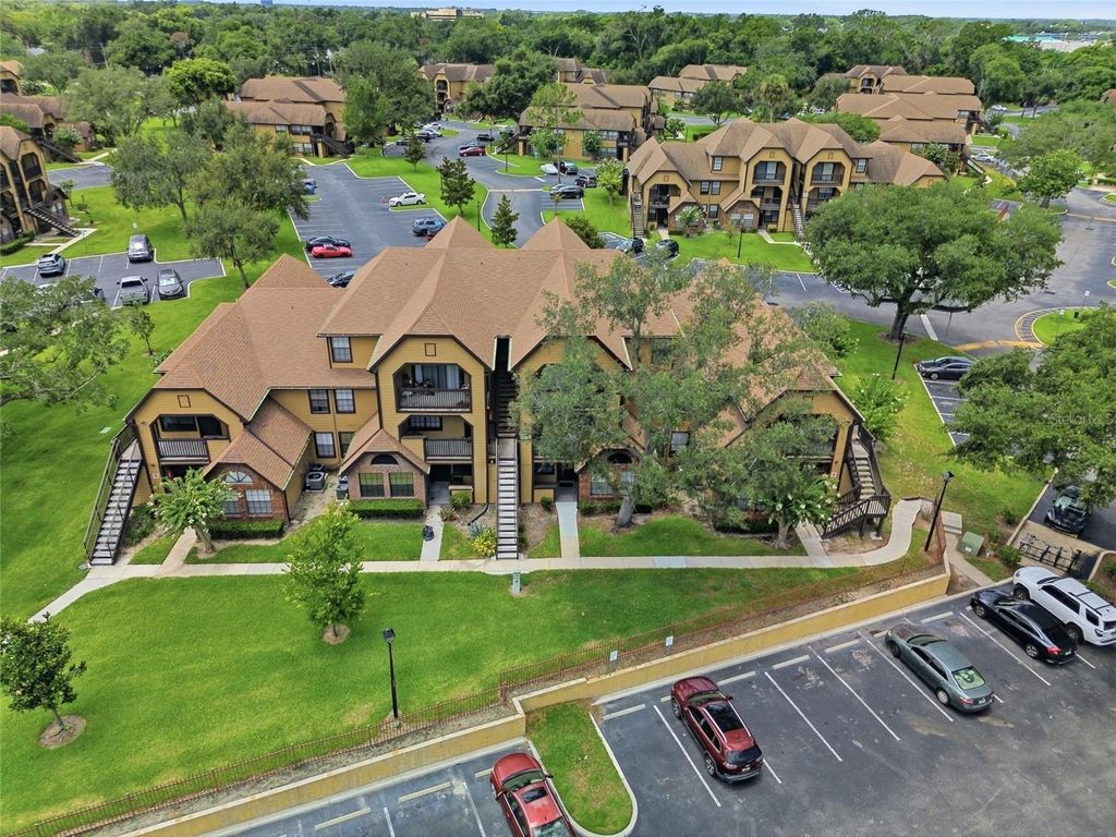 Image 24 of property listing at 364 NORTHPOINTE COURT 208, Altamonte Springs, FL 32701