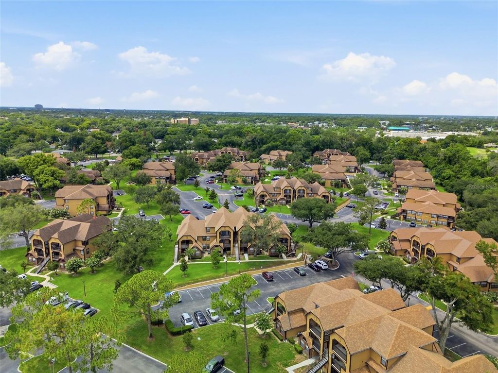 Image 25 of property listing at 364 NORTHPOINTE COURT 208, Altamonte Springs, FL 32701