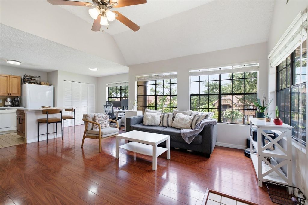 Image 4 of property listing at 364 NORTHPOINTE COURT 208, Altamonte Springs, FL 32701