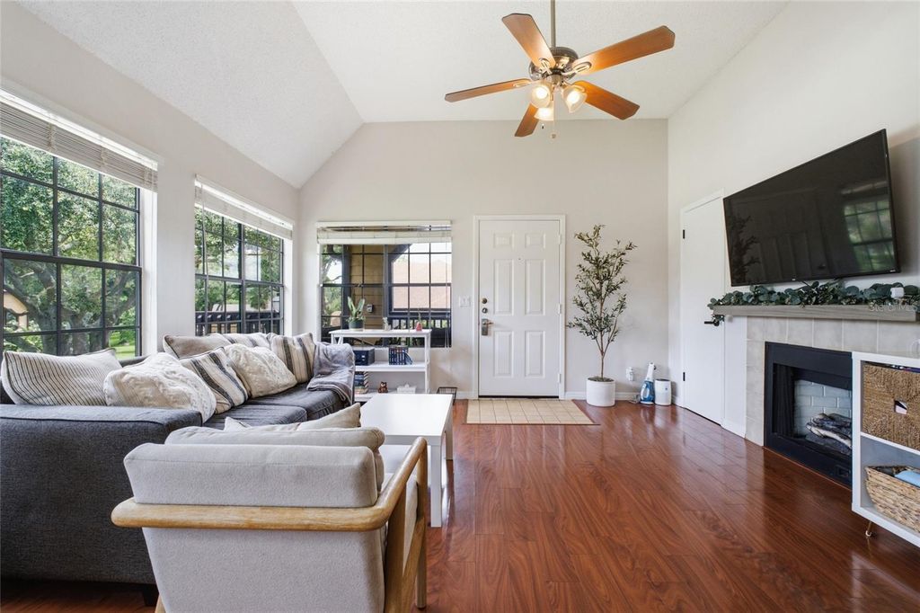 Image 6 of property listing at 364 NORTHPOINTE COURT 208, Altamonte Springs, FL 32701