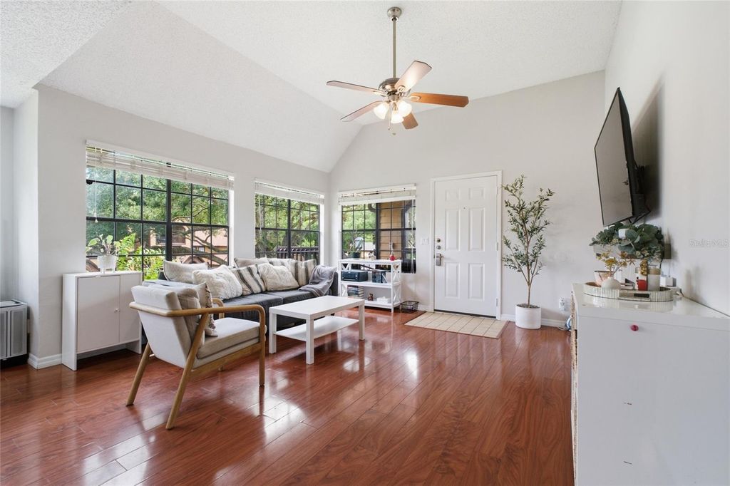 Image 7 of property listing at 364 NORTHPOINTE COURT 208, Altamonte Springs, FL 32701