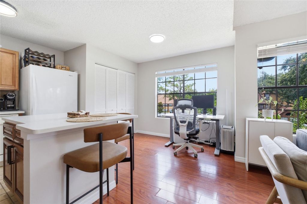 Image 10 of property listing at 364 NORTHPOINTE COURT 208, Altamonte Springs, FL 32701