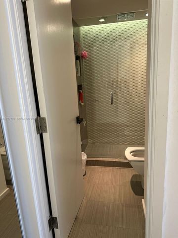 1450 Brickell Bay Dr 1907, Miami, FL 33131