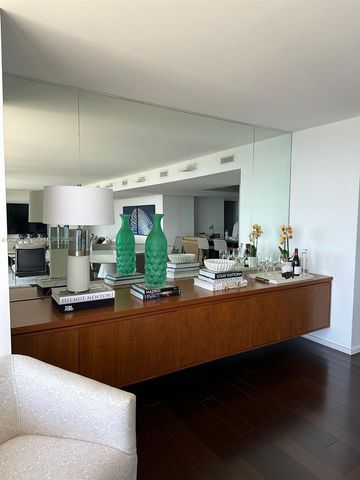 1450 Brickell Bay Dr 1907, Miami, FL 33131