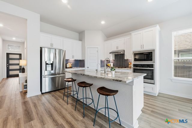 1960 Colonial Avenue, New Braunfels, TX 78130