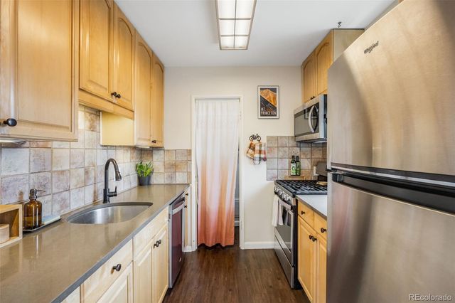 1175 N Emerson Street 211, Denver, CO 80218