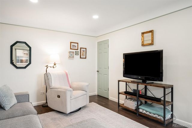 1175 N Emerson Street 211, Denver, CO 80218