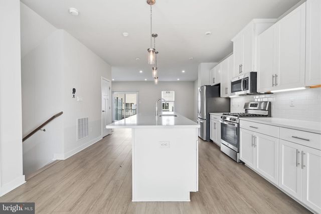 30 DOLCIE, Lawrence, NJ 08648