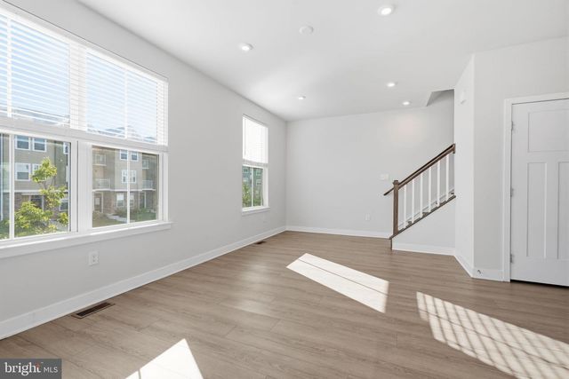 30 DOLCIE, Lawrence, NJ 08648
