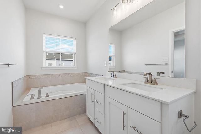 30 DOLCIE, Lawrence, NJ 08648