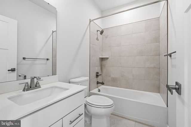 30 DOLCIE, Lawrence, NJ 08648