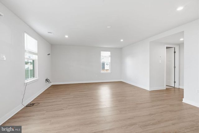30 DOLCIE, Lawrence, NJ 08648