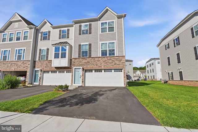30 DOLCIE, Lawrence, NJ 08648