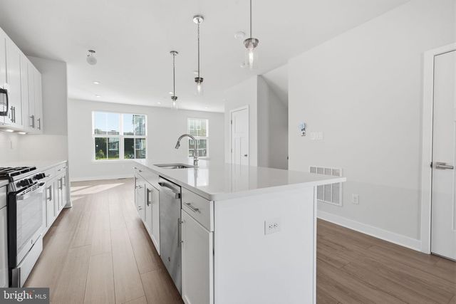 30 DOLCIE, Lawrence, NJ 08648