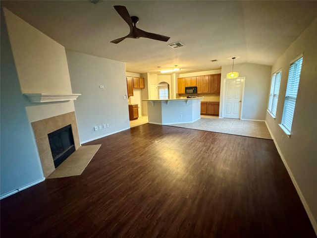 205 Bluebonnet TRL, Leander, TX 78641