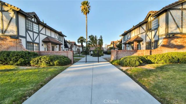 1013 W Linden Street 5, Riverside, CA 92507