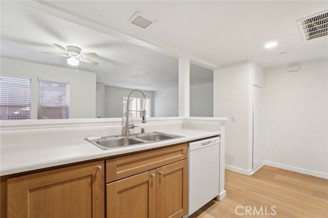 300 E Chestnut H-202, Santa Ana, CA 92701