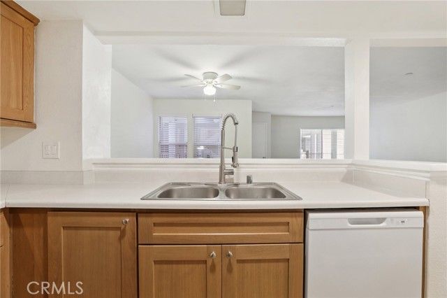 300 E Chestnut H-202, Santa Ana, CA 92701