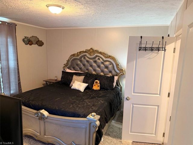 146 Ringwood Drive, Mount Airy, NC 27030