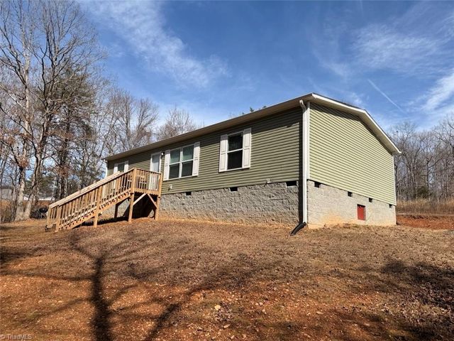 146 Ringwood Drive, Mount Airy, NC 27030