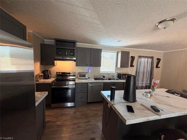 146 Ringwood Drive, Mount Airy, NC 27030