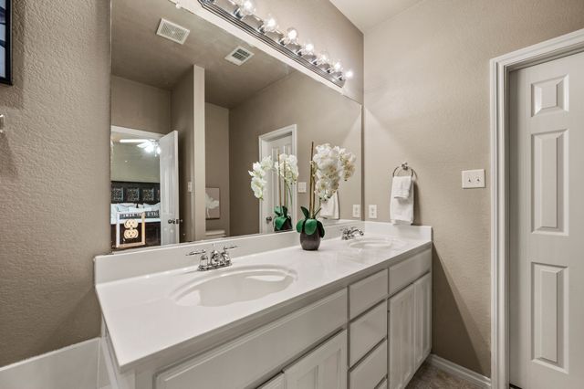 2656 Silver Hill Drive, Fort Worth, TX 76131