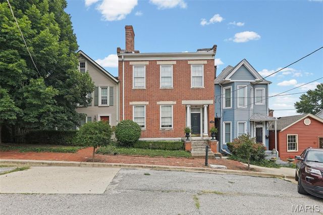 517 State Street, Alton, IL 62002