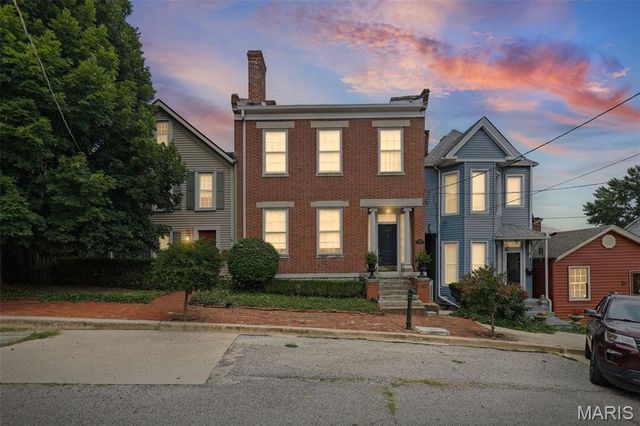 517 State Street, Alton, IL 62002