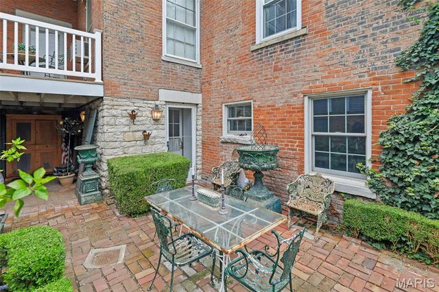 517 State Street, Alton, IL 62002