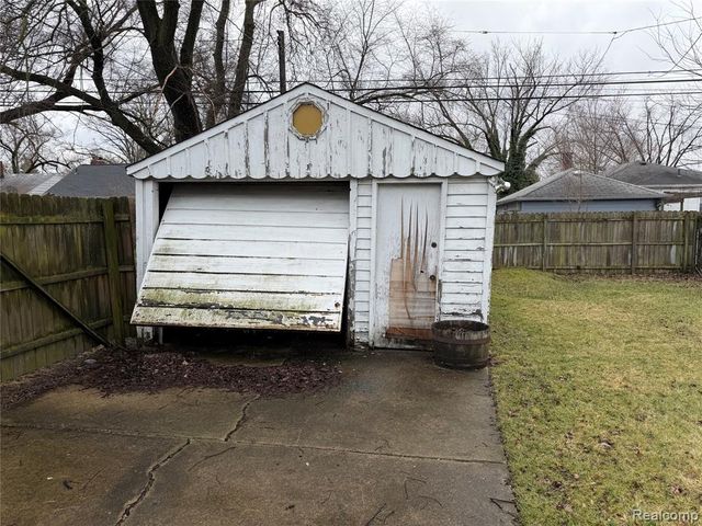 20048 Washtenaw Street, Harper Woods, MI 48225